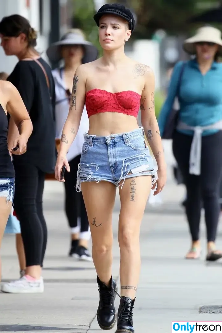 Halsey nude photo #0904 (iamhalsey / yammahaaa)