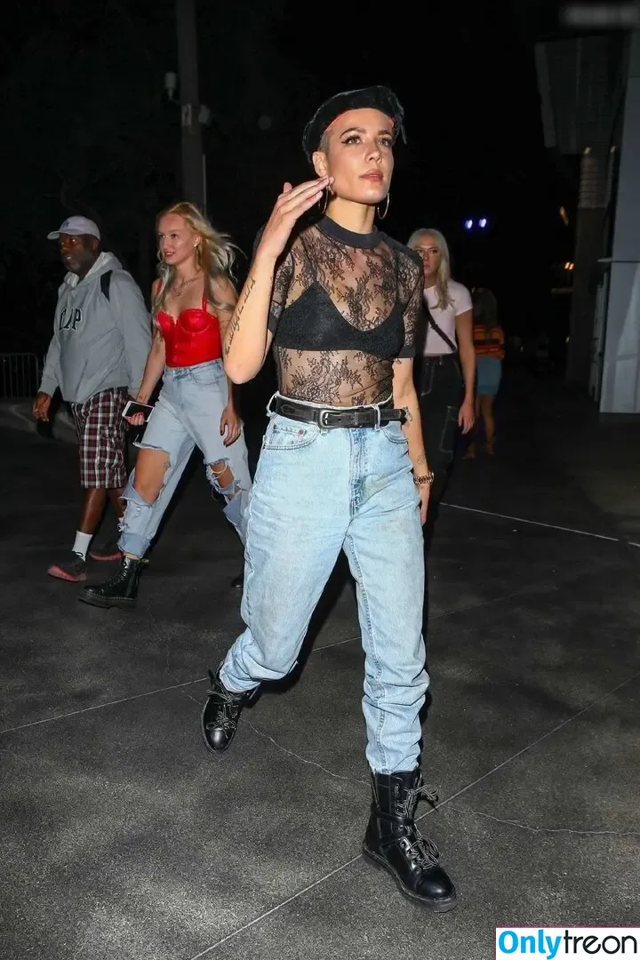 Halsey nude photo #0914 (iamhalsey / yammahaaa)