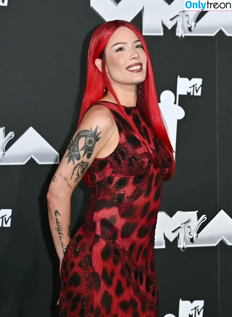 Halsey nude photo #0939 (iamhalsey / yammahaaa)