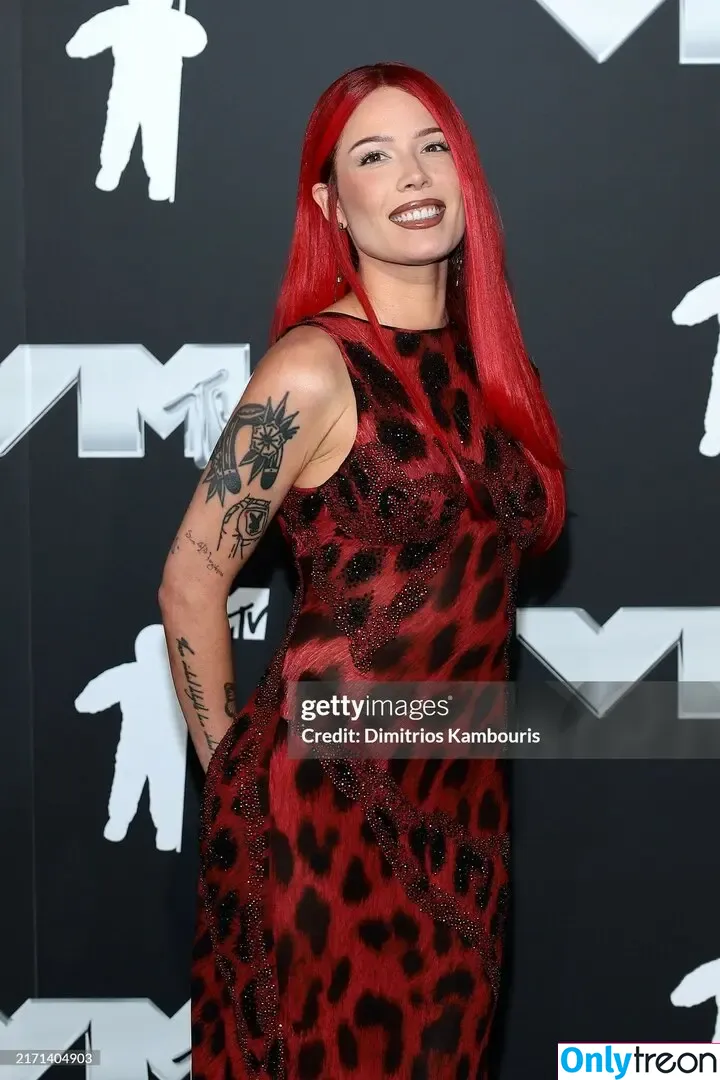 Halsey nude photo #0949 (iamhalsey / yammahaaa)