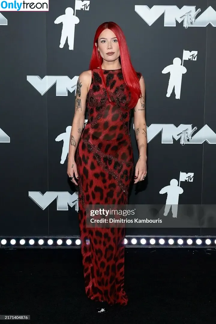 Halsey nude photo #0950 (iamhalsey / yammahaaa)
