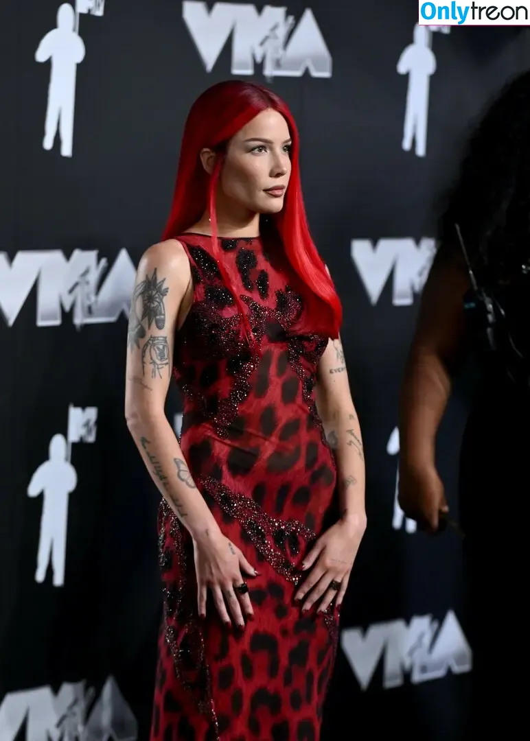 Halsey nude photo #0952 (iamhalsey / yammahaaa)