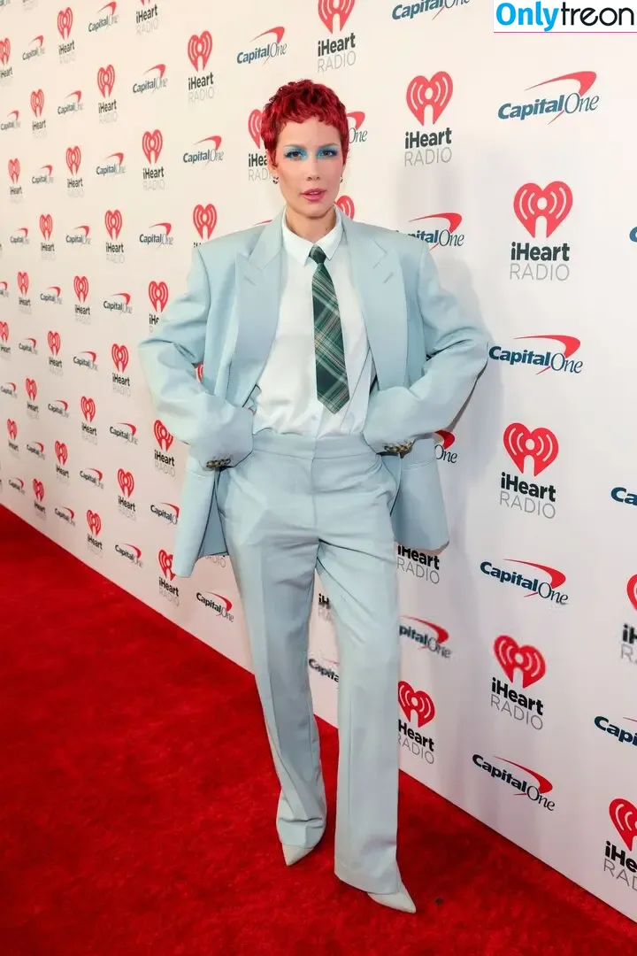 Halsey nude photo #0972 (iamhalsey / yammahaaa)