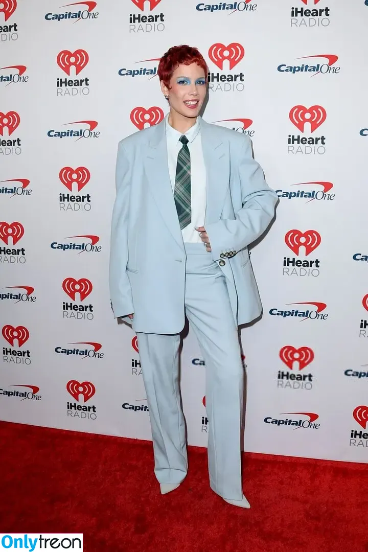Halsey nude photo #0975 (iamhalsey / yammahaaa)