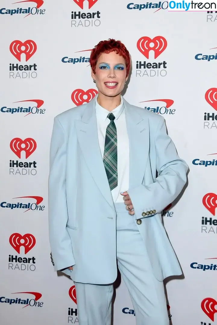 Halsey nude photo #0977 (iamhalsey / yammahaaa)