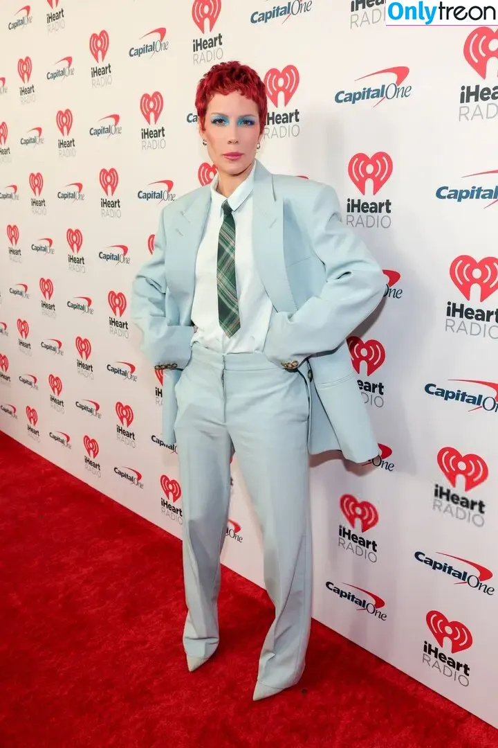 Halsey nude photo #0982 (iamhalsey / yammahaaa)