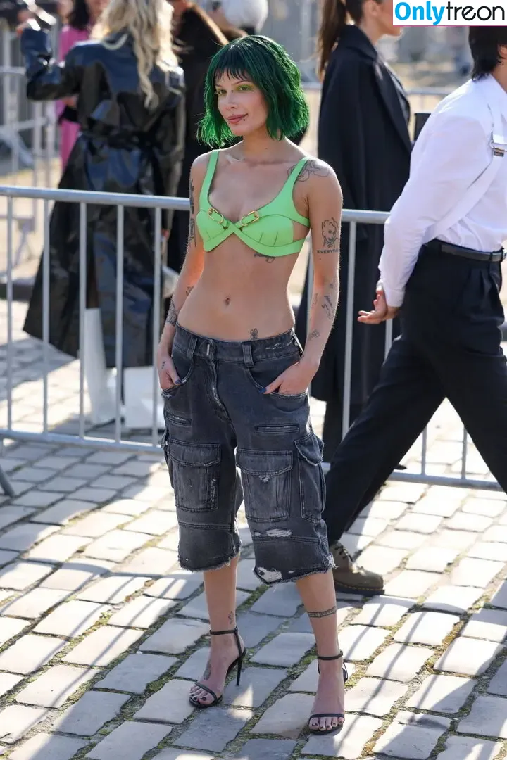 Halsey nude photo #1162 (iamhalsey / yammahaaa)