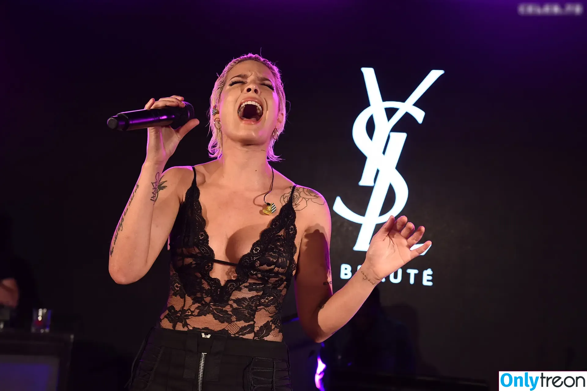 Halsey nude photo #1168 (iamhalsey / yammahaaa)