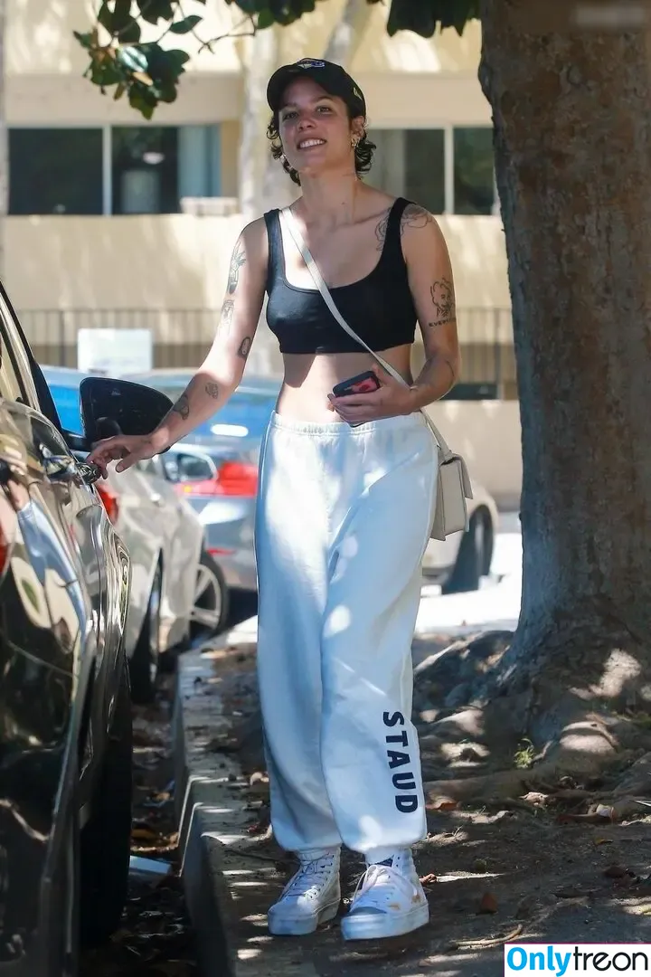 Halsey nude photo #1173 (iamhalsey / yammahaaa)