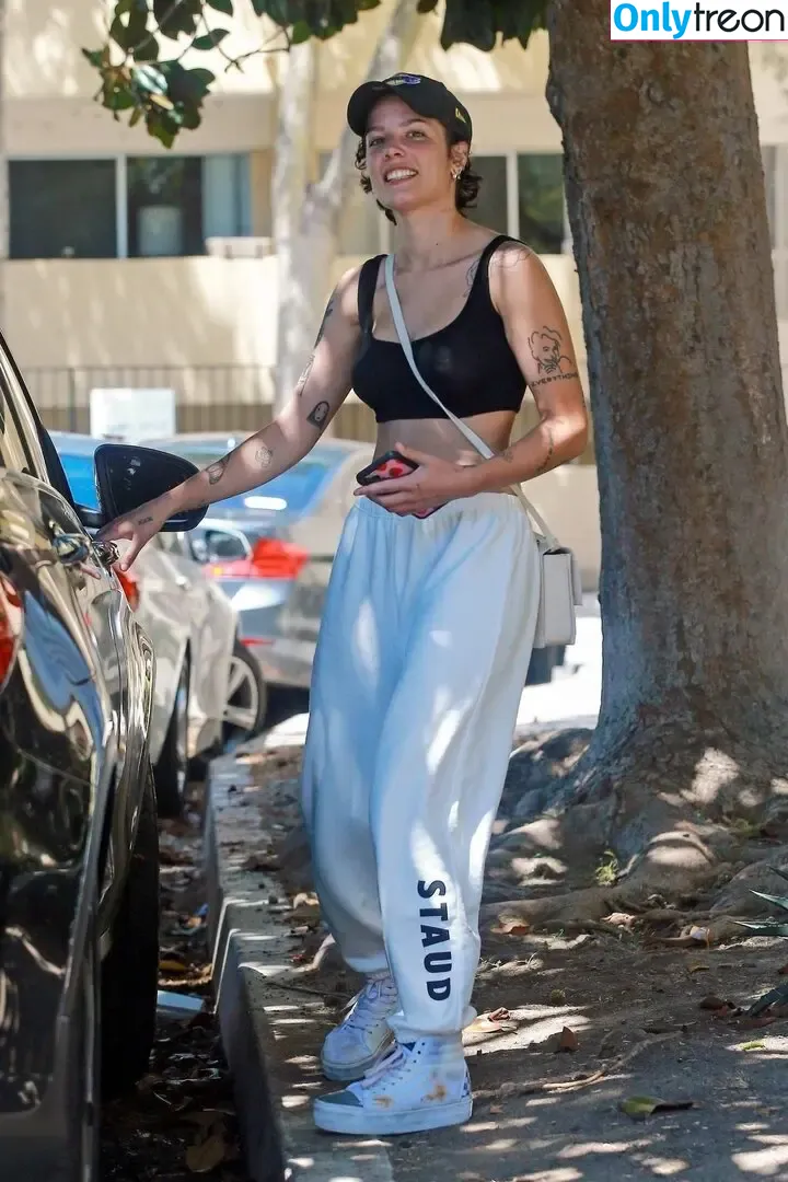 Halsey nude photo #1175 (iamhalsey / yammahaaa)