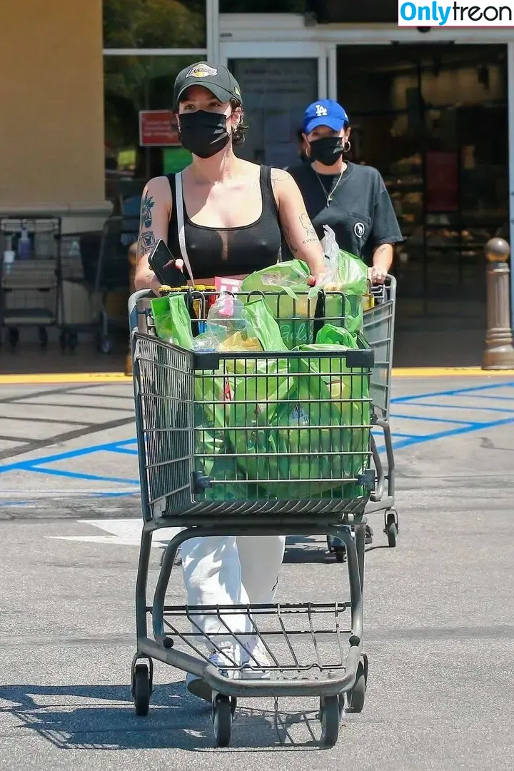 Halsey nude photo #1177 (iamhalsey / yammahaaa)
