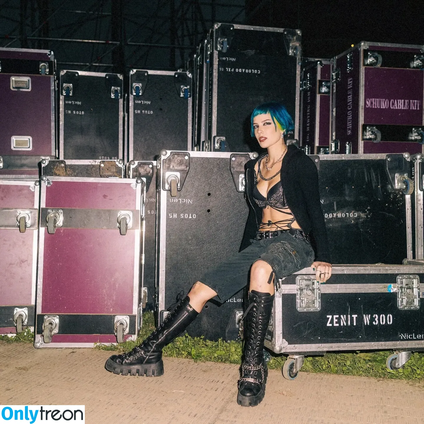 Halsey nude photo #1250 (iamhalsey / yammahaaa)