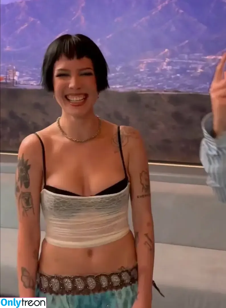 Halsey nude photo #1271 (iamhalsey / yammahaaa)