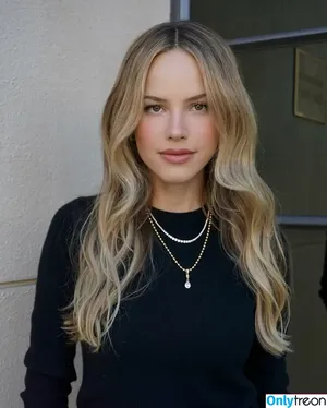 Halston Sage / halstonsage / oatmilkhuny фото голая #0250