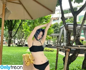 Han So-hee / xeesoxee nude photo #0004