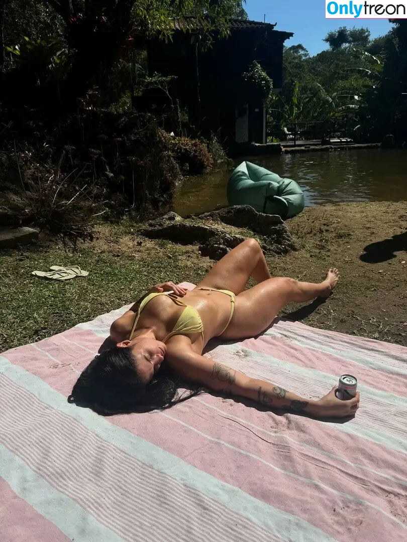 Hana Khalil nude photo #0026 (khalilhana)
