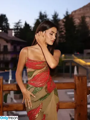 Hande Ercel / handemiyy nude photo #0321