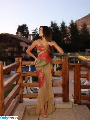 Hande Ercel / handemiyy nude photo #0324