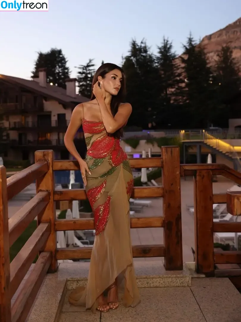 Hande Ercel nude photo #0319 (handemiyy)