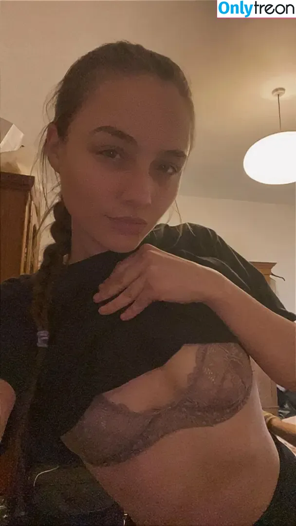 hania-x голая photo #0015 (haniaheheofficial)