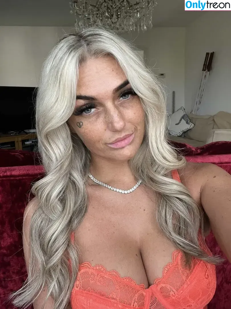 Hannah Band$ nude photo #0098 (hannahbandz1 / mythroatcrazybaby)