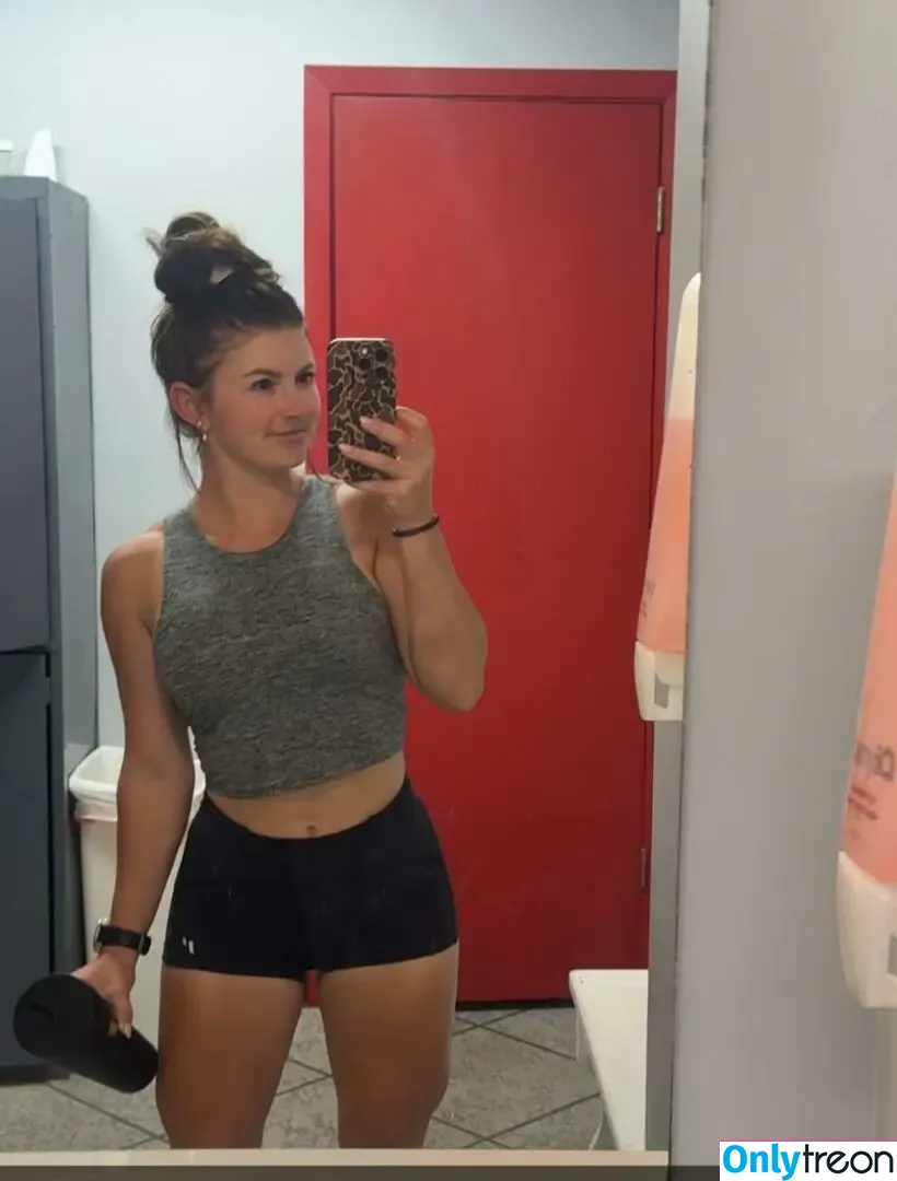 Hannah Barron nude photo #0616 (Hannahbarron96)