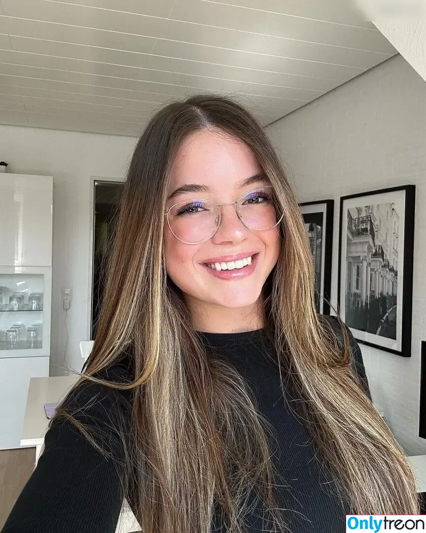 Hannah Cauko nude photo #0025 (hannahcauko)