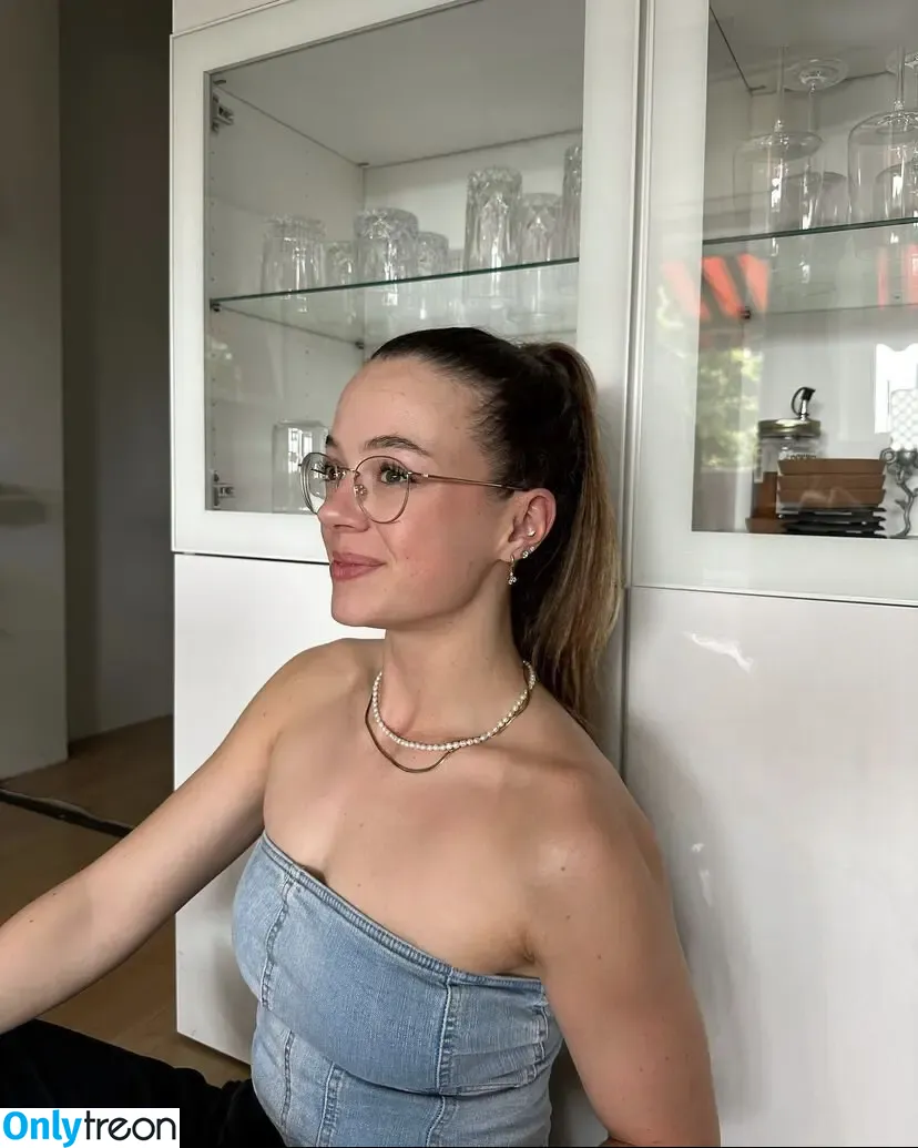Hannah Cauko nude photo #0038 (hannahcauko)
