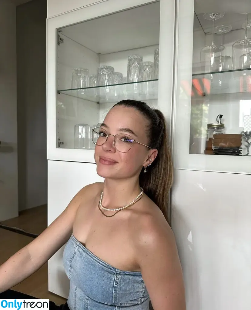 Hannah Cauko nude photo #0040 (hannahcauko)