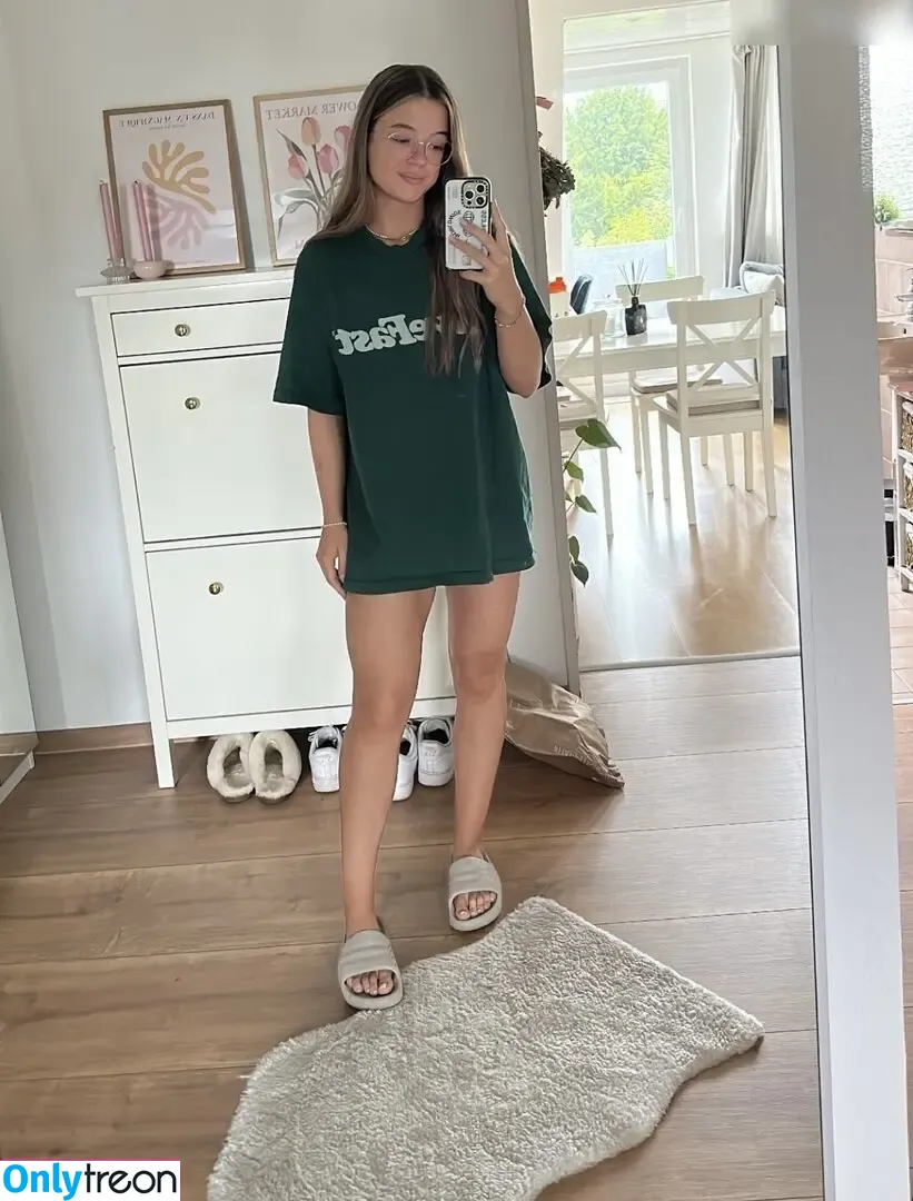 Hannah Cauko nude photo #0084 (hannahcauko)