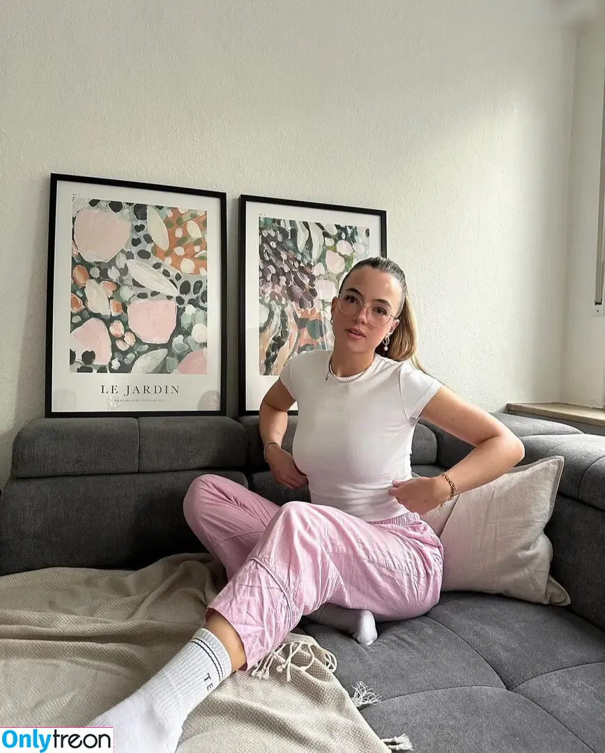 Hannah Cauko голая photo #0094 (hannahcauko)