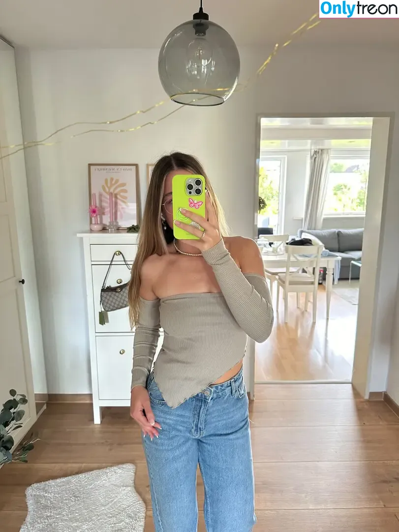 Hannah Cauko nude photo #0114 (hannahcauko)