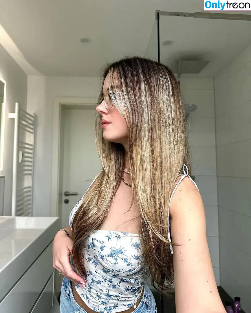 Hannah Cauko nude photo #0129 (hannahcauko)