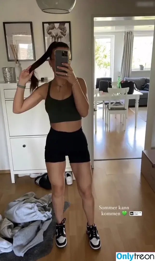 Hannah Cauko nude photo #0170 (hannahcauko)