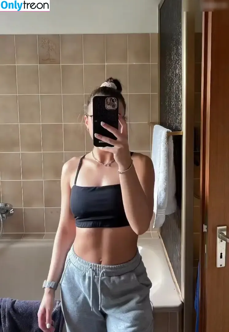 Hannah Cauko голая photo #0184 (hannahcauko)