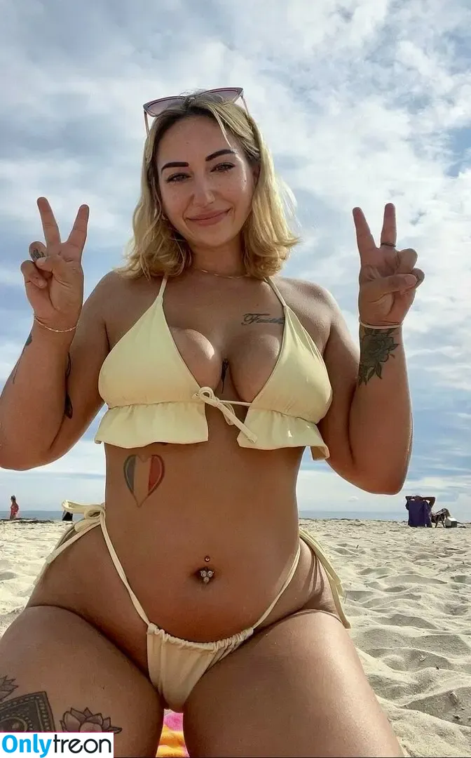 Hannah Helena nude photo #0002 (hannah_gov / witchchik)