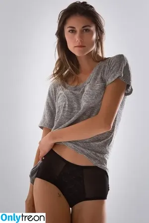 Hannah Mae / hannahmae_xx / hannahmaemuse / hannahmaemusicnl nude photo #0006