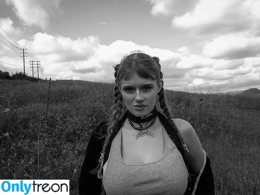 Hannah McCloud nude photo #0158 (haileymcleod / hannahgmccloud)