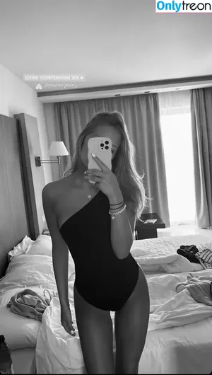 Hannah Türk / hannah__tuerk nude photo #0004