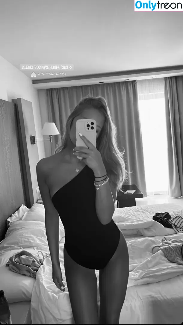 Hannah Türk nude photo #0004 (hannah__tuerk)