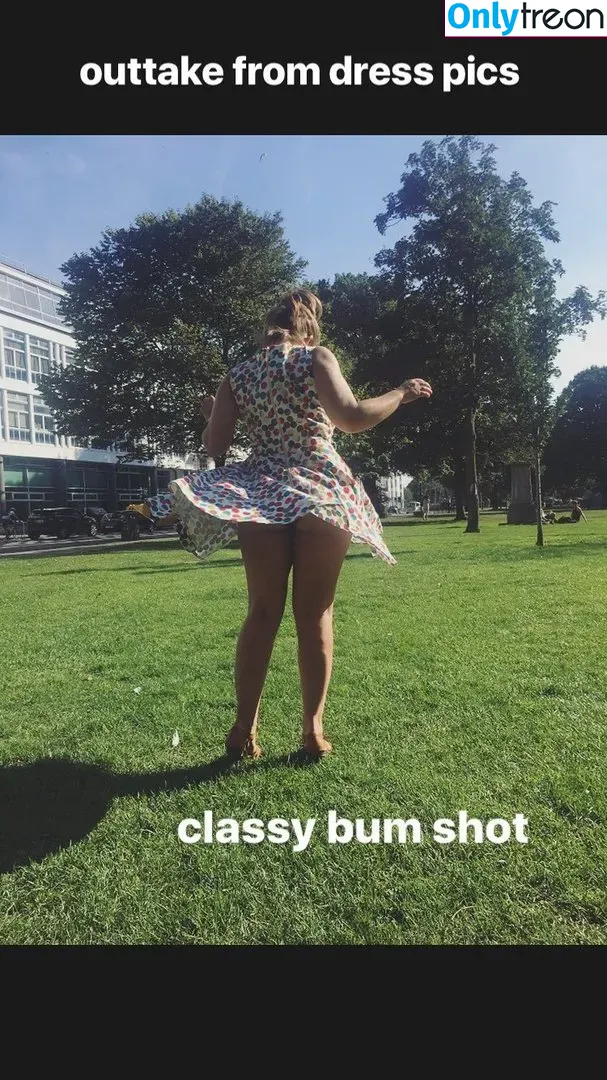 Hannah Witton голая photo #0028 (hannahwitton)