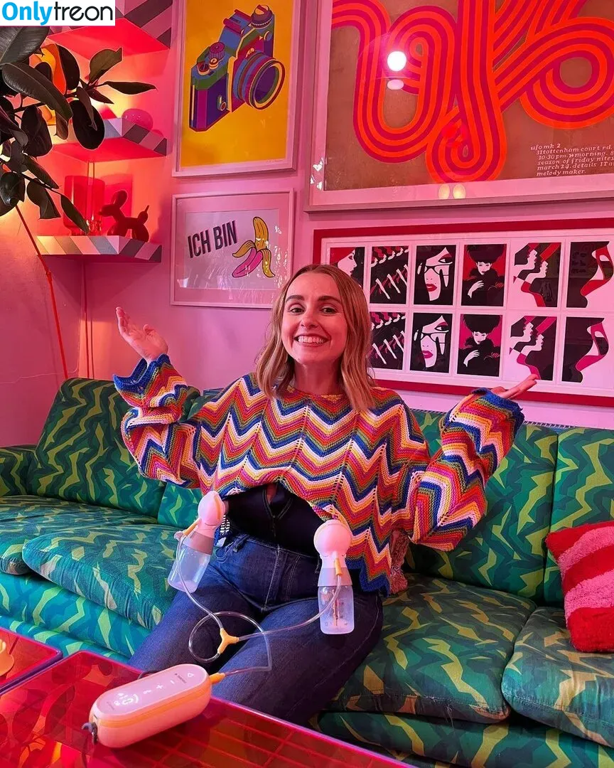 Hannah Witton голая photo #0092 (hannahwitton)