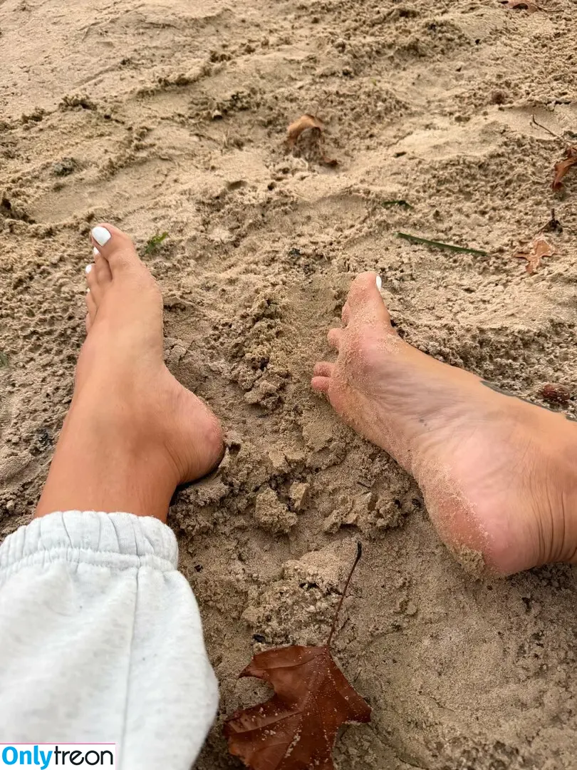Hannahfarm nude photo #0071 (Hannah Farm / thehannahfarm)