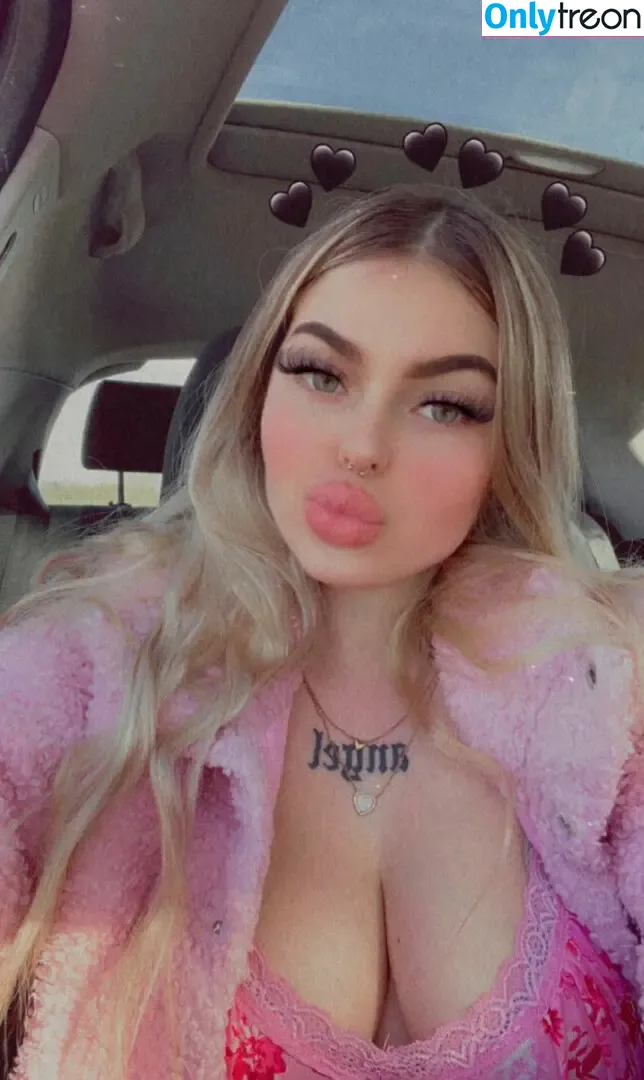 Hannaktt nude photo #0001 (Hannaktt)