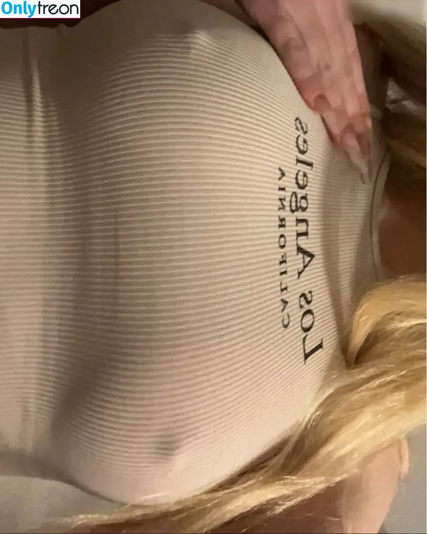 Hannaktt nude photo #0022 (Hannaktt)