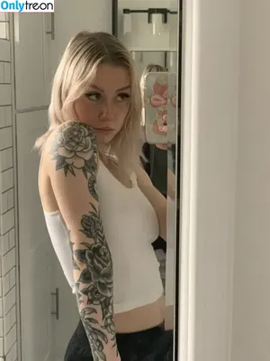 Hanner nude photo #0006