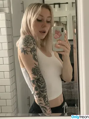 Hanner nude photo #0007