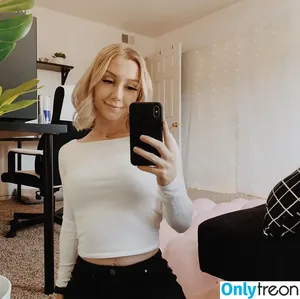 Hanner nude photo #0010