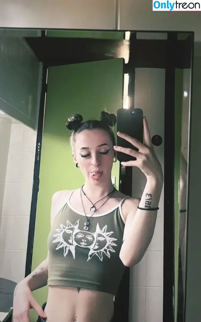 Hannexa nude photo #0007 (mischiidc)