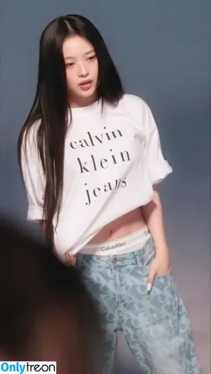 Hanni Pham / Hannijeans / newjeans_official фото голая #0697